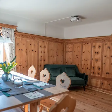 Semesterbostad Traditionell-modernes Haus In Hoetting Innsbruck